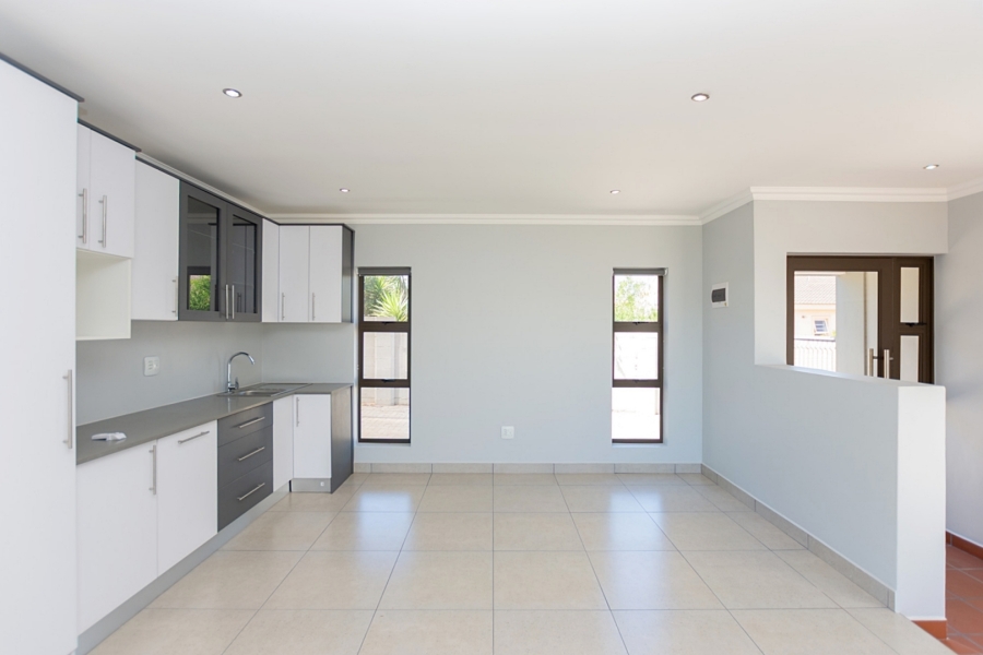 5 Bedroom Property for Sale in Country Club Western Cape